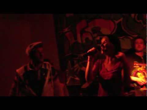 Banjul Bongoos - Glück live (28.9.12 Mannheim)