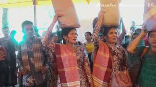 Download lagu Budaya Batak | Pasahat Tandok Boras Pir | Moment Wedding HERMAN & KARTIKA | Tabo Do Dekke Naniura mp3 Download lagu Budaya Batak | Pasahat Tandok Boras Pir | Moment Wedding HERMAN & KARTIKA | Tabo Do Dekke Naniura mp3