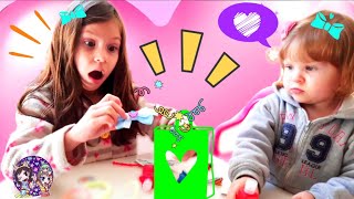 Abrindo presentes!! Alice and Luana reacting gifts. #aliceeluana