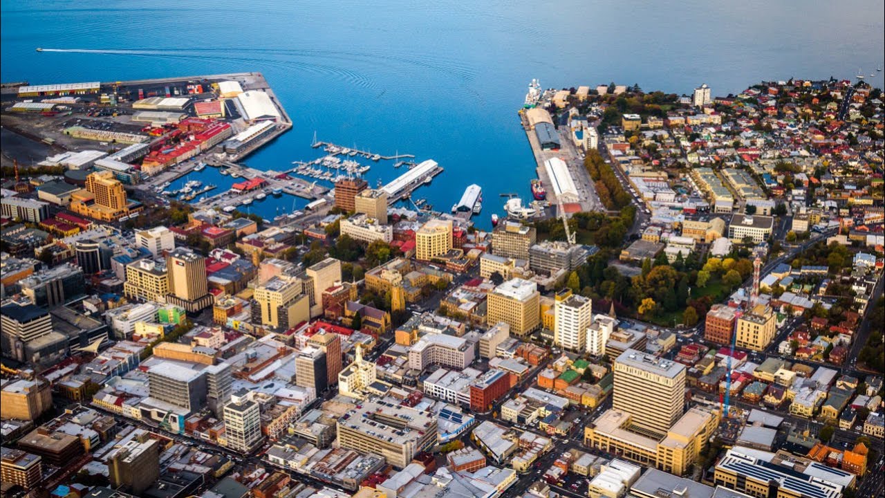 Take a virtual tour of Battery Point through the lens of a traveler.