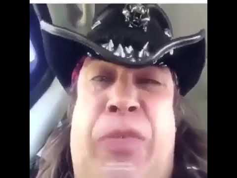 Large Alabamian philosopher talking about life