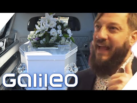 "Machst Du Geld mit dem Leid anderer?" 10 Fragen an einen Bestatter | Galileo | ProSieben