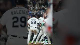 J.P. Crawford WALKS IT OFF! ????