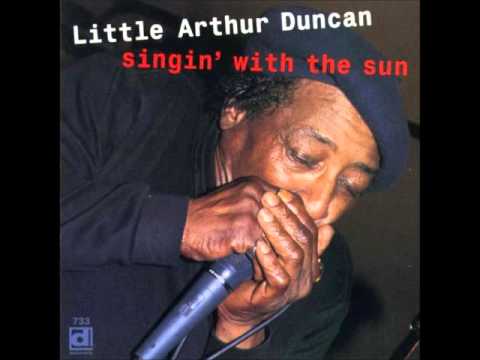 LITTLE ARTHUR DUNCAN (Intianola , Mississippi , U.S.A) - 02. Knockin' On Your Door