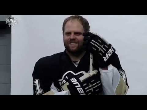 Phil Kessel Shakes It Off