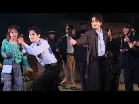 闇に咲く&ldquo;黒いチューリップ&rdquo;&hellip;伝説の舞台が現代に蘇る🌑🌷
