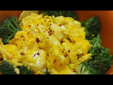 Cheesy Moist and Fluffy Scrambled Eggs Recipe