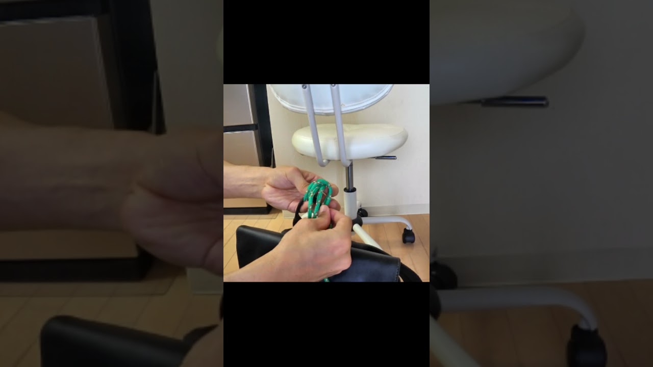 ロープ1本でカバンを地面に置かない方法