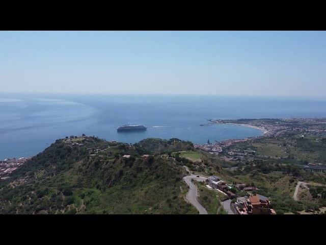 MERAVIGLIOSA VILLA A CASTELMOLA