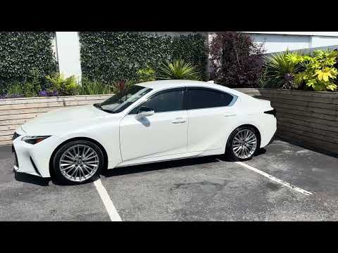 2023 Lexus IS 300h