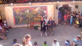 preview picture of video 'jongleur picpocket au château de mauvezin'