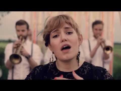 Amélie goes to Belgrad – Misirlou (Official video)