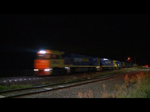 7MP7 Pacific National Container Train At Night (12/3/2022) - PoathTV Australian Railways