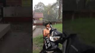 Download lagu Status lucu whatsapp hujan ngopi mp3 Download lagu Status lucu whatsapp hujan ngopi mp3
