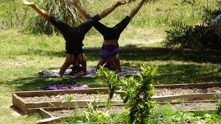 preview picture of video 'URUGUAY #11.4: (2/2) Vida y Surfing en Punta del Diablo. Amazing place!!! Ruta Panamericana'