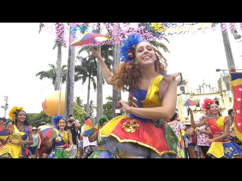 Companhia de dança Giselly Andrade se apresenta em Olinda