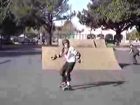 2007.01.07 Maya Skateboarding in Rengstorff Park