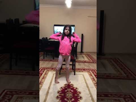 Ayşe Betül coşkun jlo on the floor