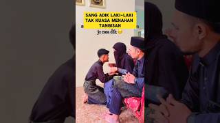 Download lagu momen sedih ketika adik sungkeman lebaran sama kakaknya ‼️‼️ #sedih #nangis #lebaran #adik #kakak mp3