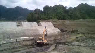 preview picture of video 'Pembangunan bendung dan irigasi di salukaha sondoang'