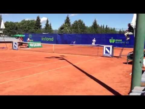 Hugo Largo, partido de semis