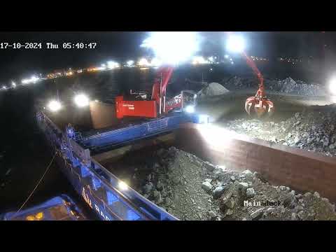 Raduga Shipping loading stones for Fincosit in Piombino 17.10.2024_4