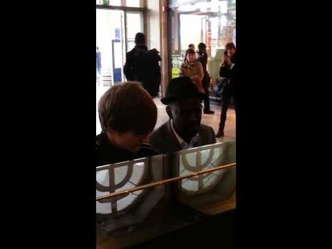 Amazing impromptu duet