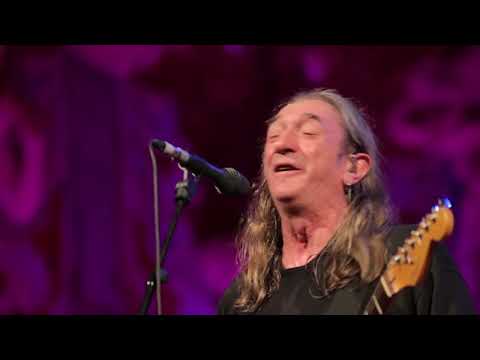 Video thumbnail for No Son Gigantes (En directo Palau, 2011) [Bonus Track]