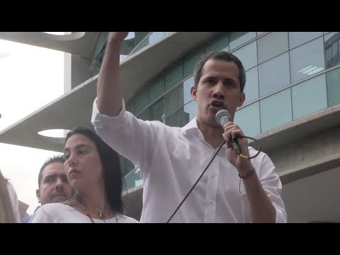 كراكاس.. غوايدو يحشد آلاف المتظاهرين للمطالبة برحيل نظام مادورو