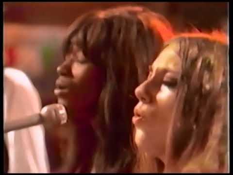 Caravan - Leon Russell with Kathi McDonald & Claudia Lennear