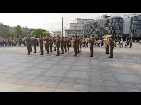 "Róża czerwona" ~ motyw "Jak rozpętałem II WŚ" Orkiestra Wojskowa w Lublinie