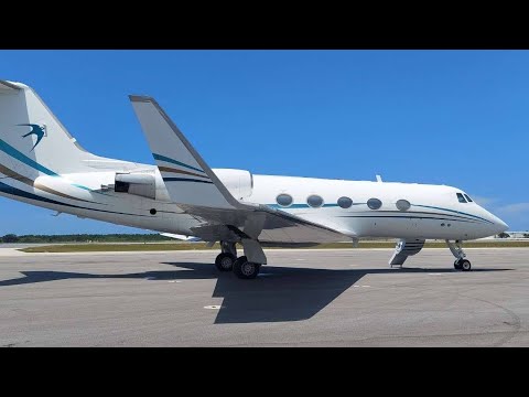 Un-hushkitted Gulfstream GII departure from KVRB