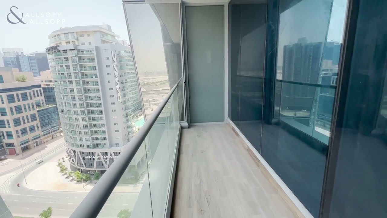 Studio Apartment in DUBAI, J ONE, Business Bay. (Brand New) Click to View!