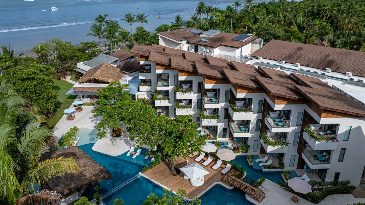 Fotograma de video: Villas vacacionales en el Pacífico