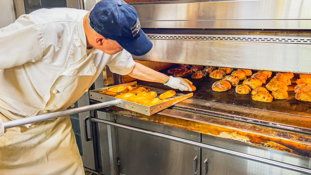 パン作り歴50年の凄腕パン職人！深夜2時から始まる大量パン作りの裏側に密着｜札幌市「ベーカリーベル」