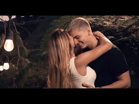 Luisa Fernanda W FT Legarda - Me Sigues Queriendo (Official Music Video)