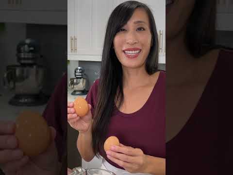 How to Quickly Get Eggs to Room Temperature for Baking