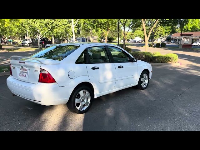 2005 Ford Focus - Image 15