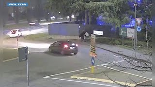 Monza, il momento in cui la 24enne brasiliana viene aggredita