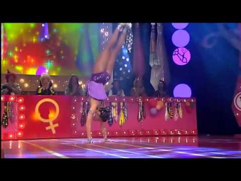 Elena Agnetelli als Solotänzerin bei der hessischen Weiberfastnacht 2013