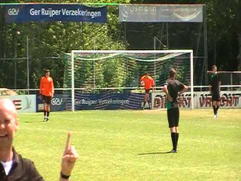14 mei 2011 FC Almere B1  - VV De Meern B2 goal Job, helaas niet scherp...