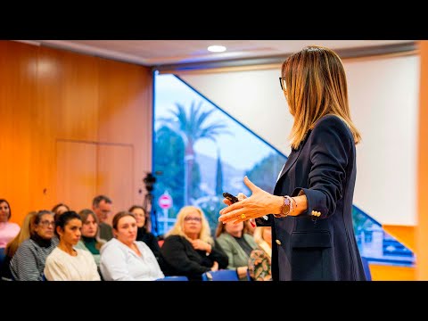 Vigela Lloret habló de “comunicación y bienestar” en el inicio de la V Escuela de Familias