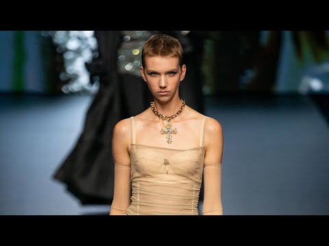 GLAMOURTV The Buzz Bente Oort