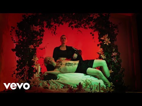 Decadent Fun Club - Dead Things Never Smell Good