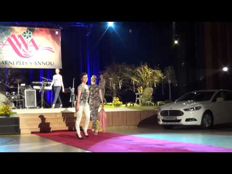 21 Jarní ples s  ANNOU 2015 - módní přehlídka
