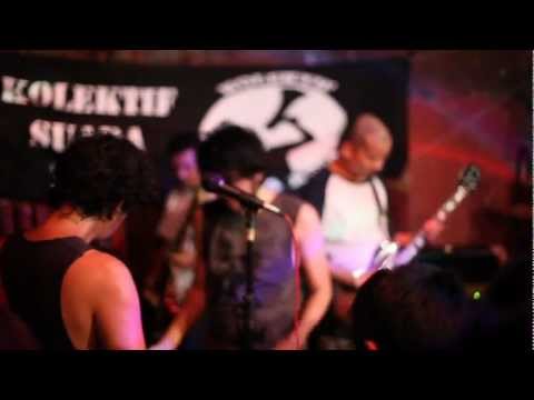 Carburetor Dung - Happy (Live @ Little Bali, Cherating) 26.02.2012