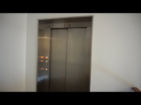 1979 Torvald Sætre (Stahl) hydraulic elevator @ Storgata 4A, Bodø, Norway