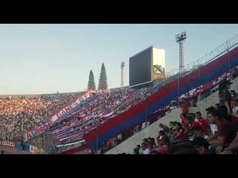 "Pongan Huevos, Que Ganamos" Barra: La Ultra Fiel • Club: Club Deportivo Olimpia