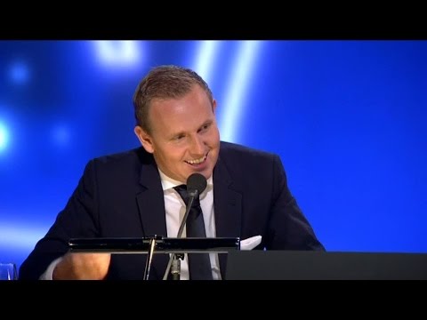 Måns Möller som chilenare - Parlamentet (TV4)