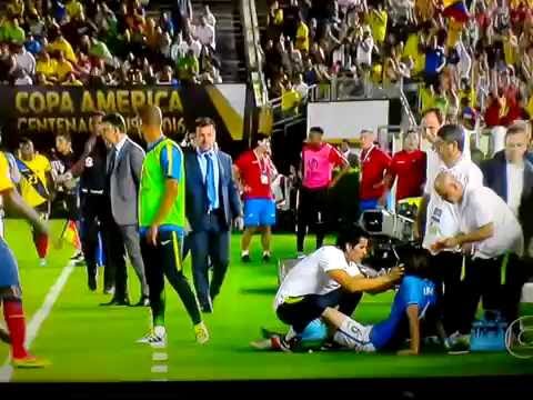 Phellipe Coutinho x Filipe Luiz - vitoria do Coutinho, seu oponente vai ao nocaute